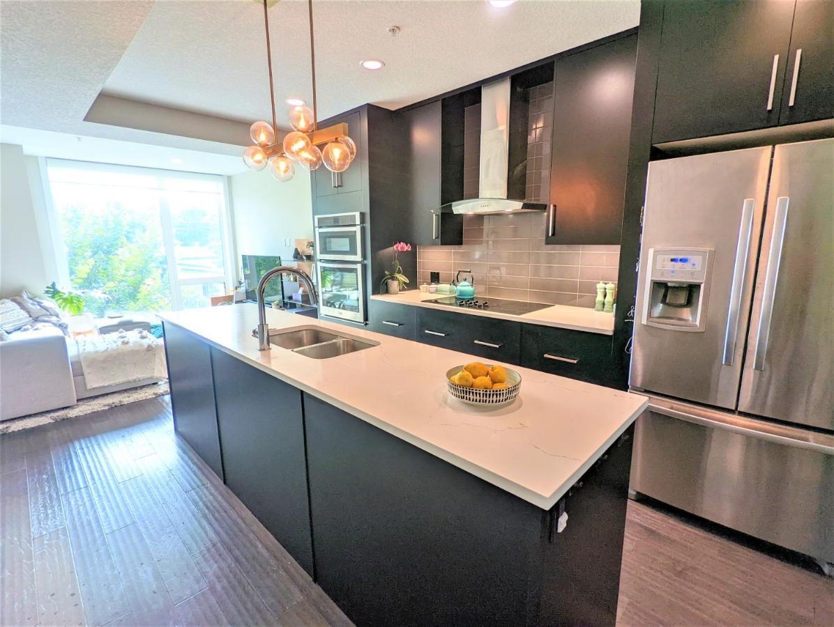 Monki Di Executive Suites - Glas - Luxury Inner City Home 3 Min To Downtown W Private Rooftop Patio Fireplace YYC Exteriér fotografie