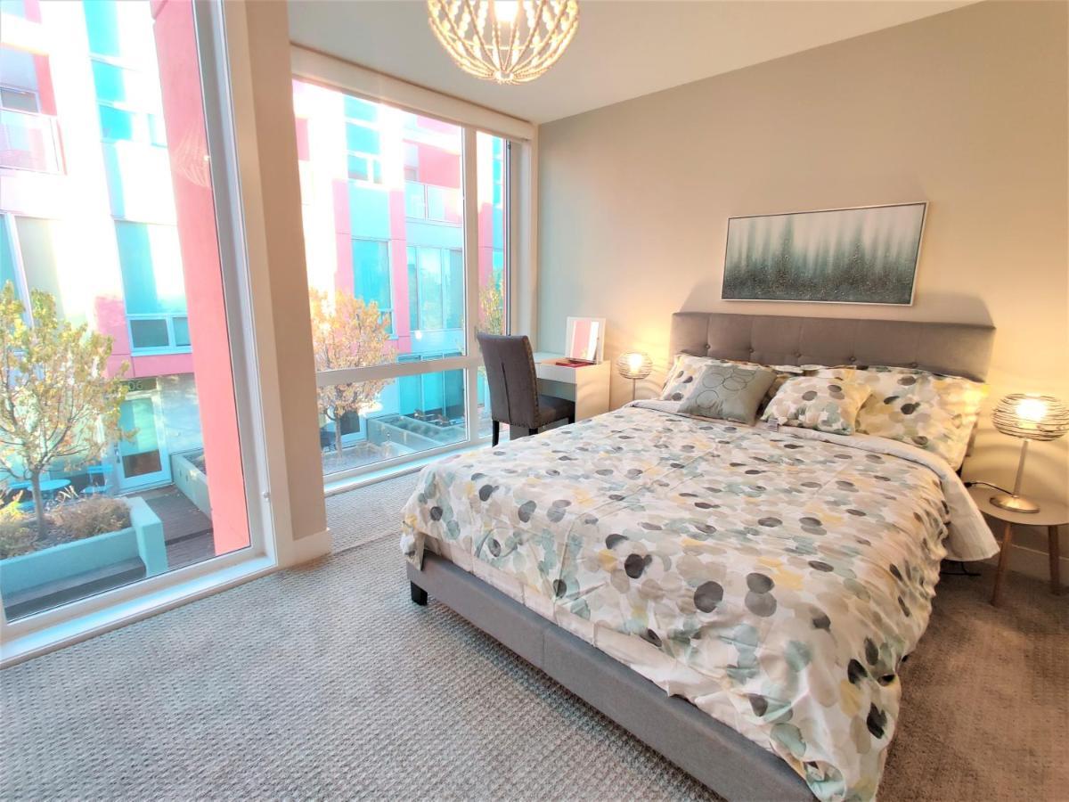 Monki Di Executive Suites - Glas - Luxury Inner City Home 3 Min To Downtown W Private Rooftop Patio Fireplace YYC Exteriér fotografie