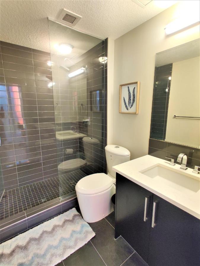 Monki Di Executive Suites - Glas - Luxury Inner City Home 3 Min To Downtown W Private Rooftop Patio Fireplace YYC Exteriér fotografie
